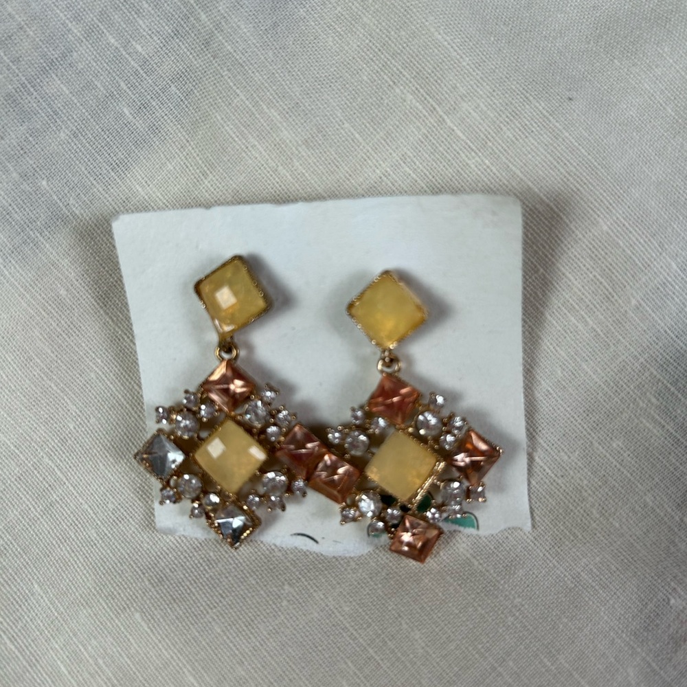 Costume rhinestone pieced earrings 3/4 inch square dangle peach and beige Boho